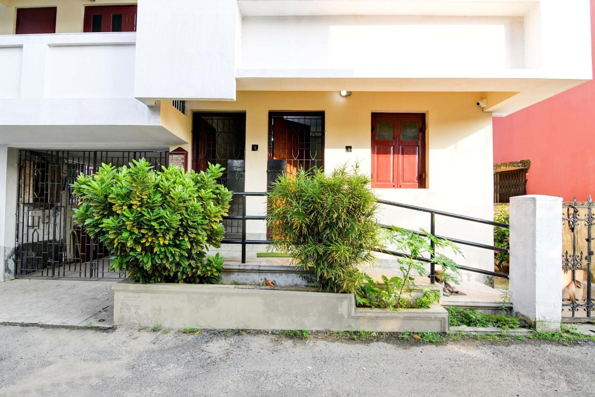 Oyo Simplex Guest House Behala Kolkata Exterior photo