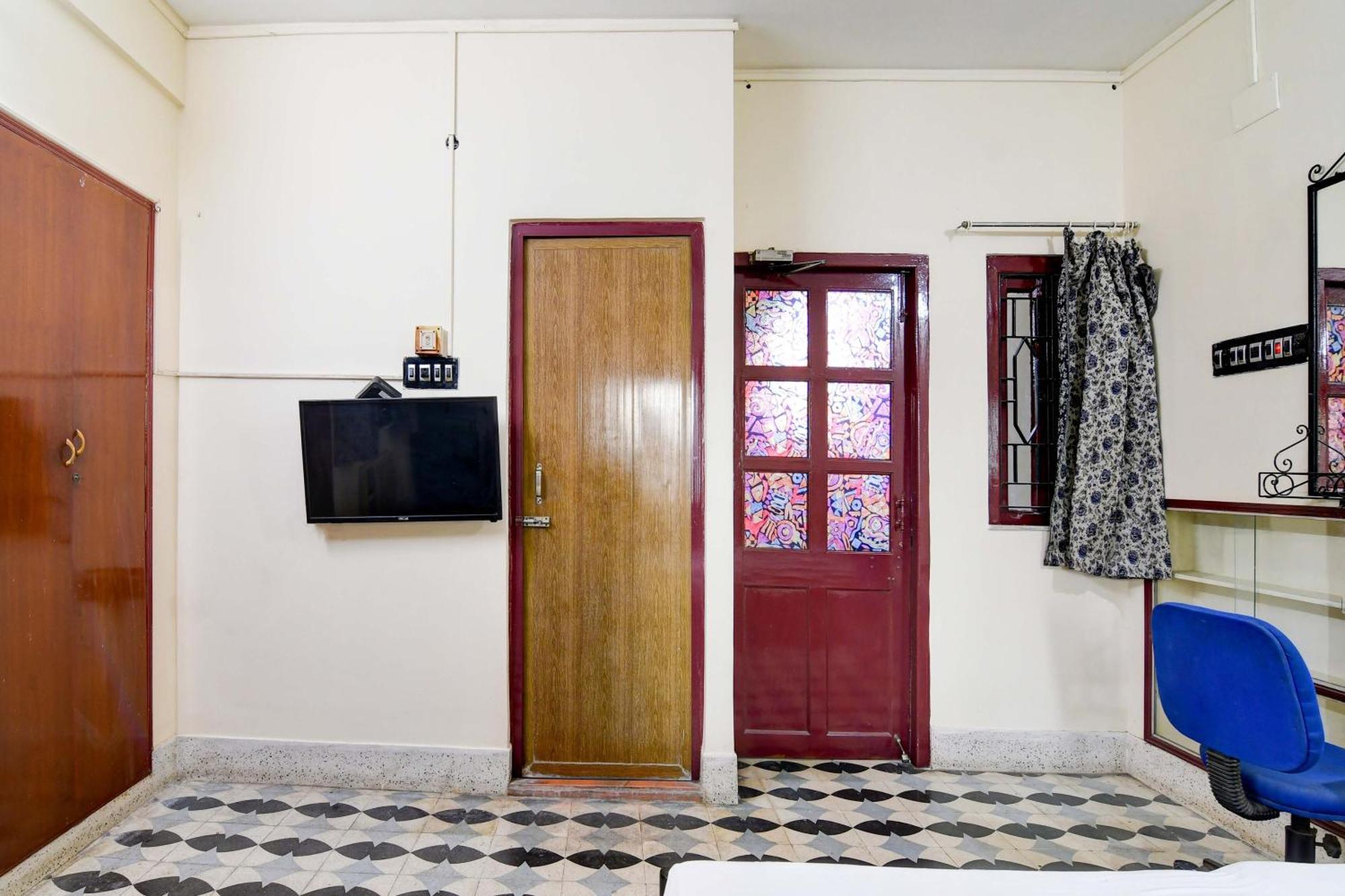 Oyo Simplex Guest House Behala Kolkata Exterior photo
